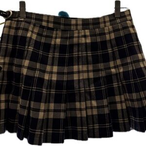 Navy/cream plaid pleated skirt